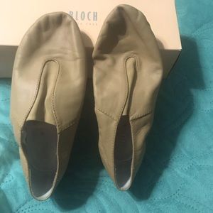 Bloch jazz dance shoes. Size five. Hardly worn